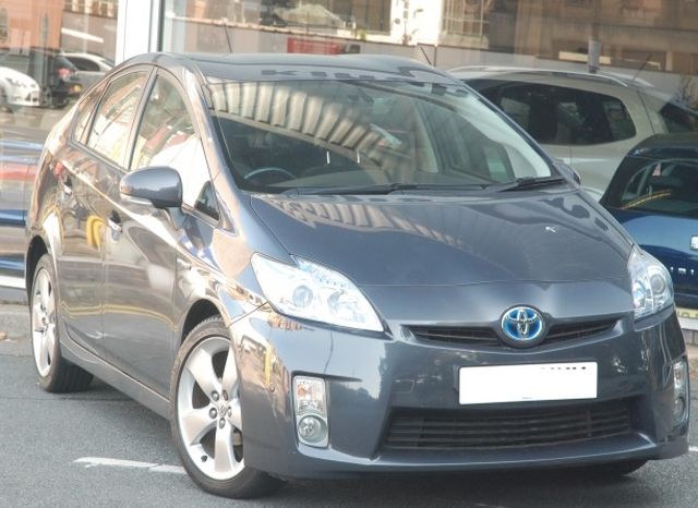 Срочный выкуп Toyota Prius в компании Центр Выкуп